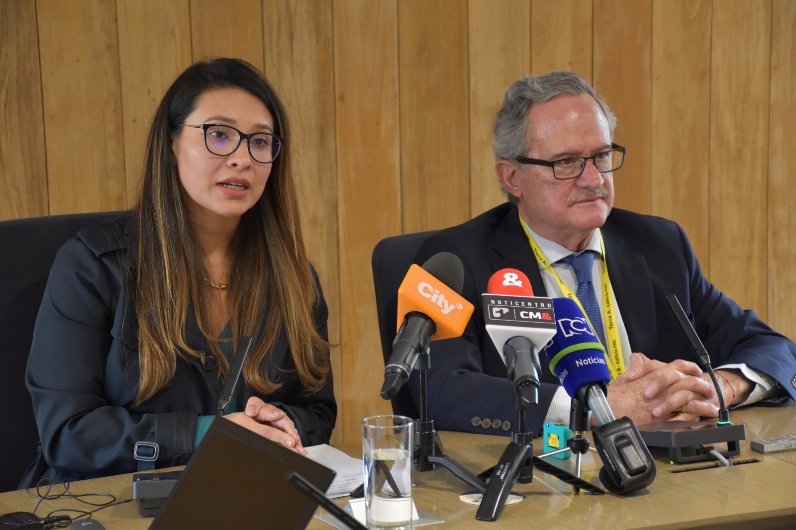 Vehiculos Rueda de Prensa